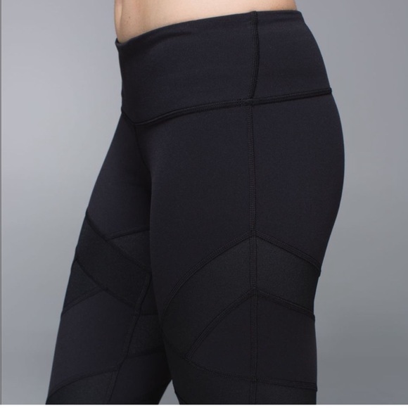 Wunder Under and tote bag - Picture 3 of 5